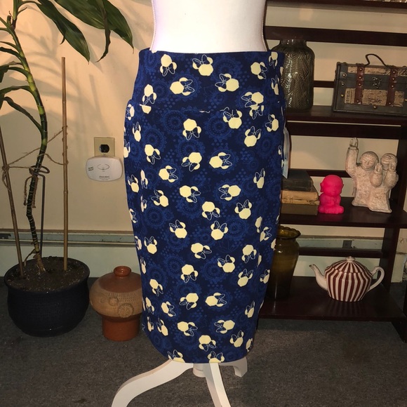 LuLaRoe Dresses & Skirts - Lula Roe Minnie Mouse skirt